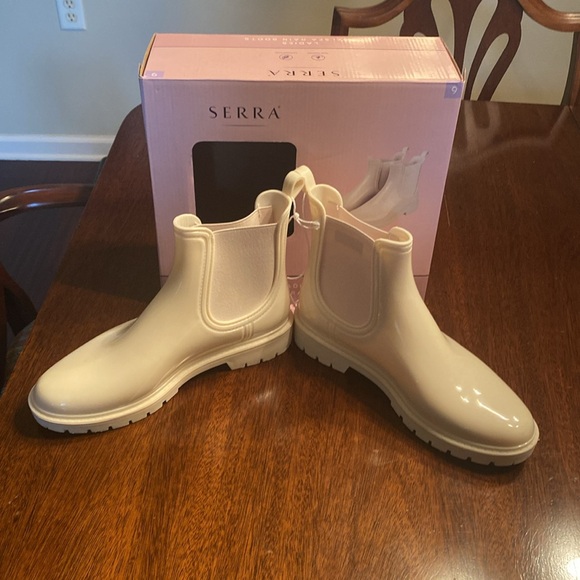 ☔️Rain Boots - Picture 2 of 11